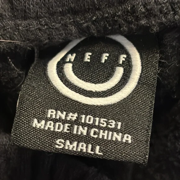 Neff peace sign fleece shorts size small - Picture 6 of 7